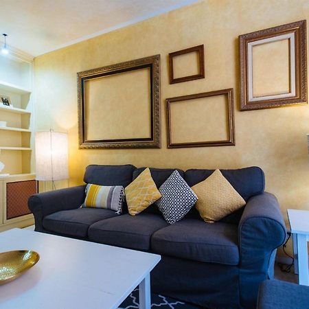 Pajaritos Suite Apartment - Private Parking Included Sevilla Bagian luar foto