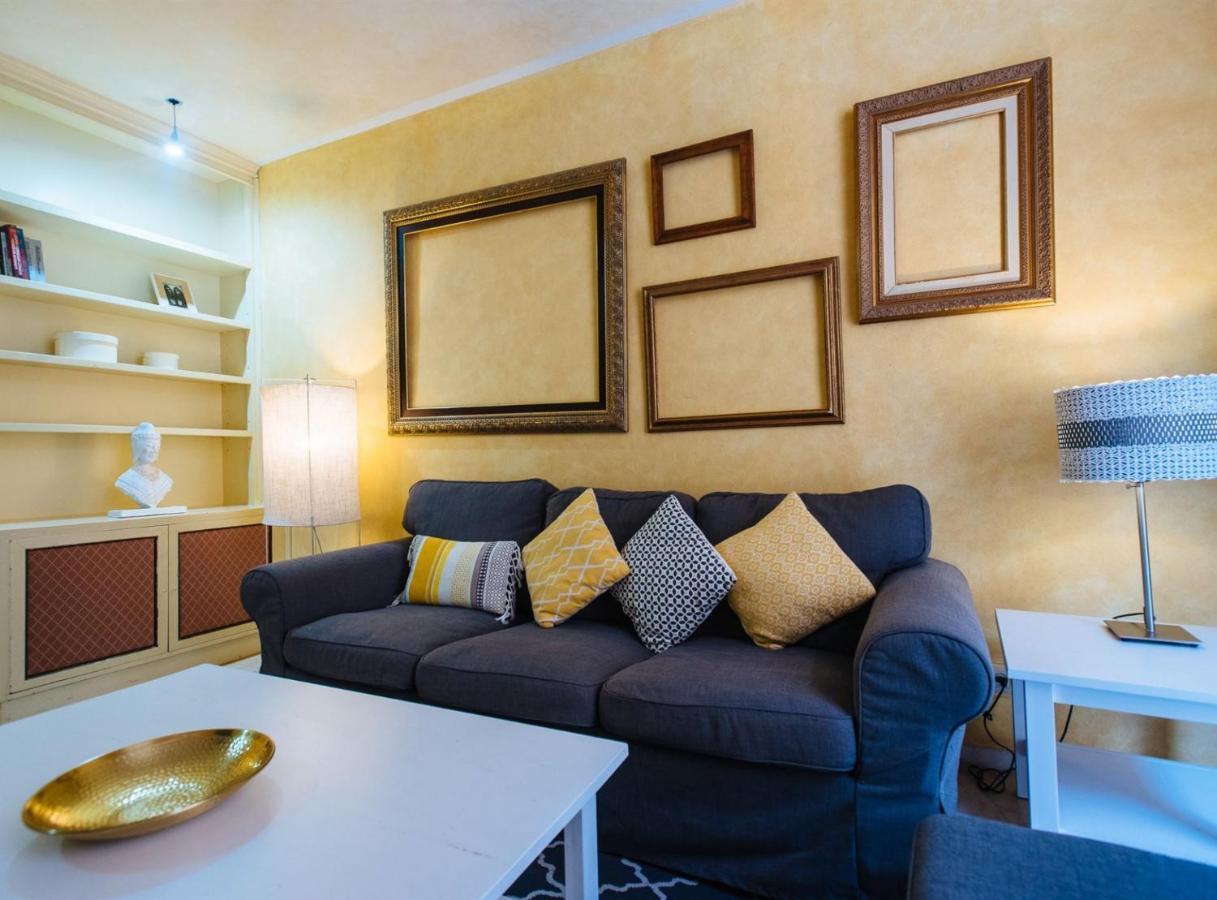 Magno Apartments Pajaritos - Private Parking Included Sevilla Bagian luar foto