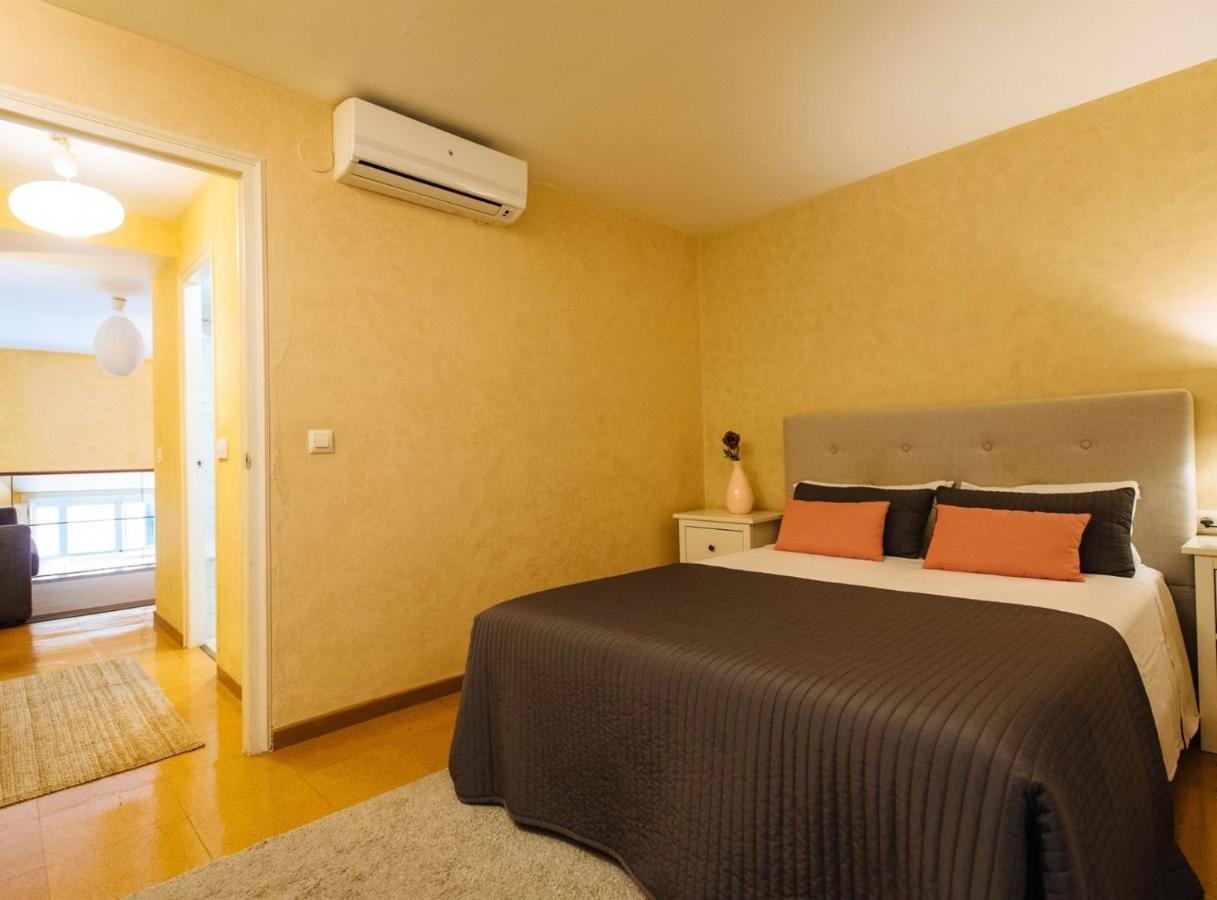 Pajaritos Suite Apartment - Private Parking Included Sevilla Bagian luar foto